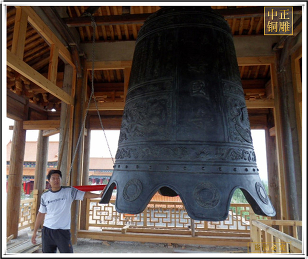 銅鐘是王權(quán)的象征(圖3) 1-210G5102922193.jpg