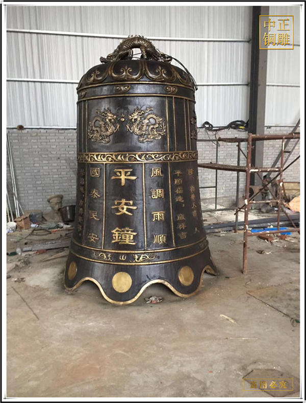 大型銅鐘也是統(tǒng)治王權(quán)的象征(圖1) 1-210P3135ZI92.jpg
